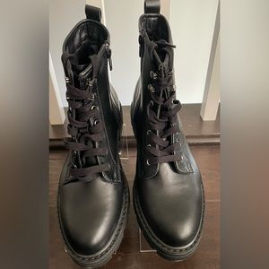 Madden Girl combat boot - style GWINN, Size 10, black